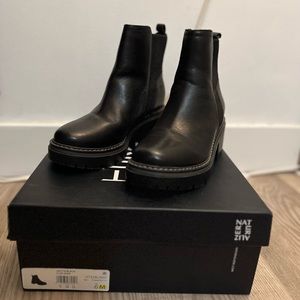 Naturalizer Women’s Jadyn Ankle boot Size 6 (Almost new with Box)